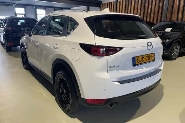 Mazda CX-5 (2017) thumbnail 2