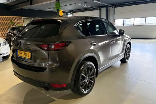 Mazda CX-5 (2018) thumbnail 2