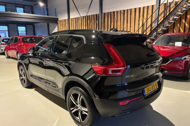 Volvo XC40 (2022) thumbnail 4
