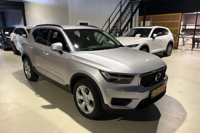 Volvo XC40 (2018) thumbnail 4