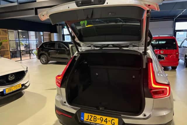 Volvo XC40 (2018) thumbnail 5