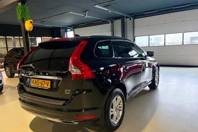 Volvo XC60 (2016) thumbnail 5