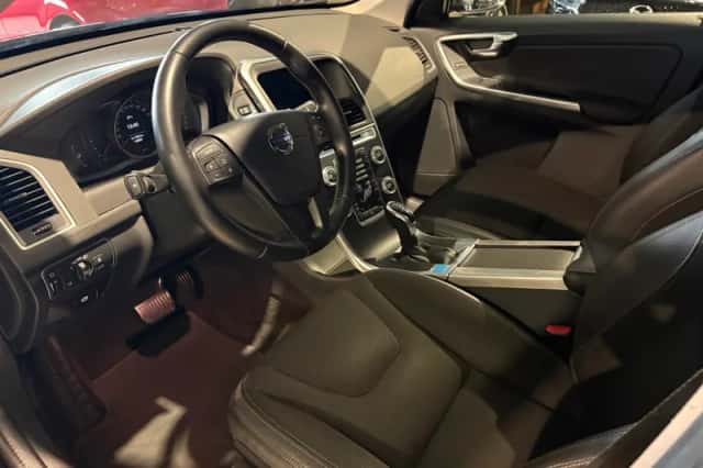 Volvo XC60 (2016) thumbnail 6