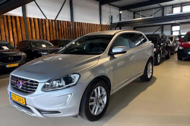 Volvo XC60 (2017) thumbnail 1