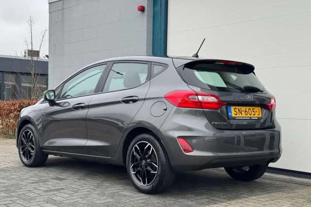 Ford Fiesta (2018) thumbnail 3
