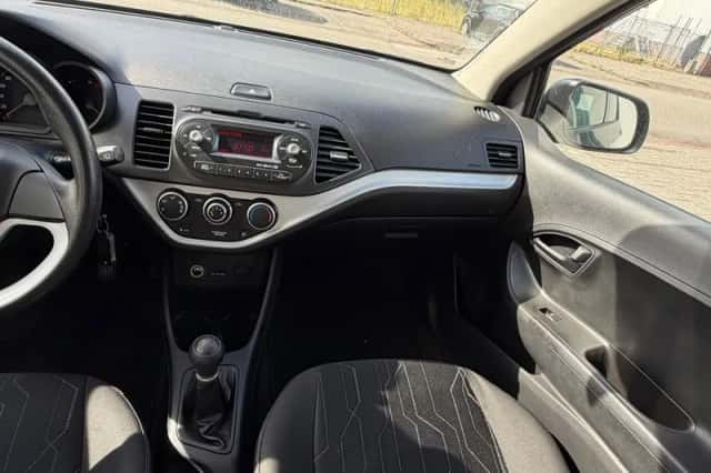 Kia Picanto (2011) thumbnail 6