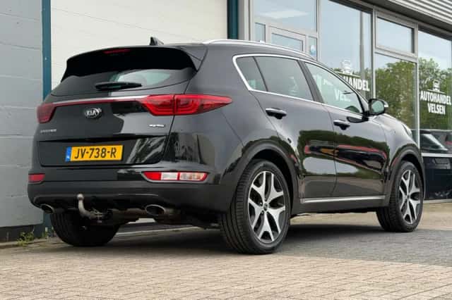Kia Sportage (2016) thumbnail 2