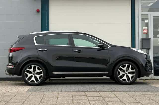 Kia Sportage (2016) thumbnail 3