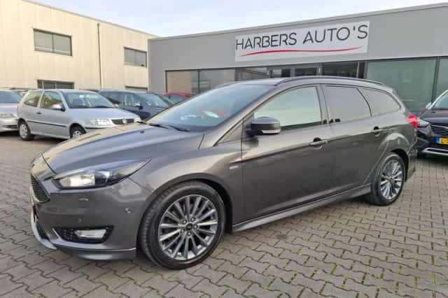 Ford Focus (2017) thumbnail 3