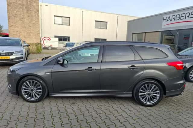 Ford Focus (2017) thumbnail 4