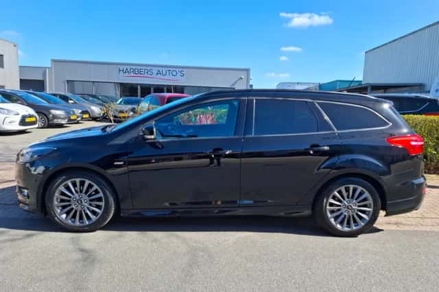 Ford Focus (2018) thumbnail 4