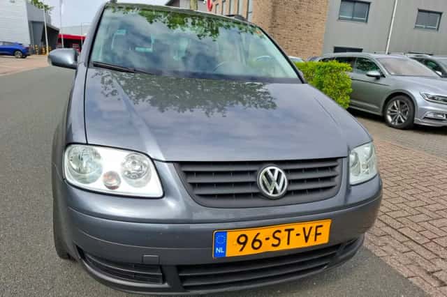 Volkswagen Touran (2006) thumbnail 6