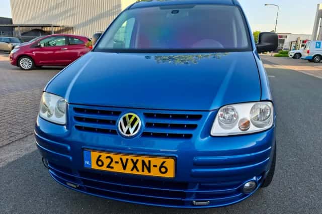 Volkswagen Caddy (2009) thumbnail 2