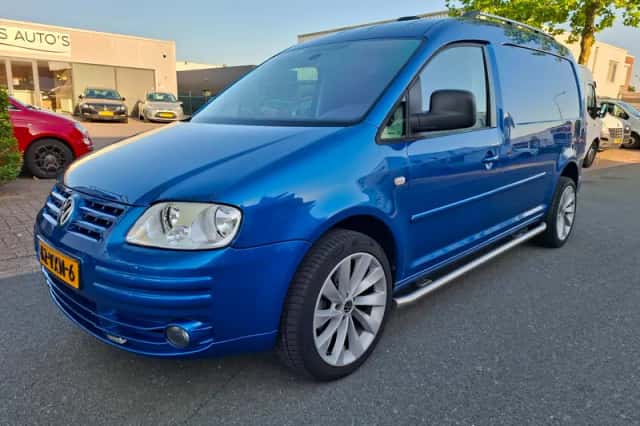 Volkswagen Caddy (2009) thumbnail 3