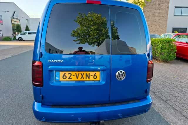 Volkswagen Caddy (2009) thumbnail 6