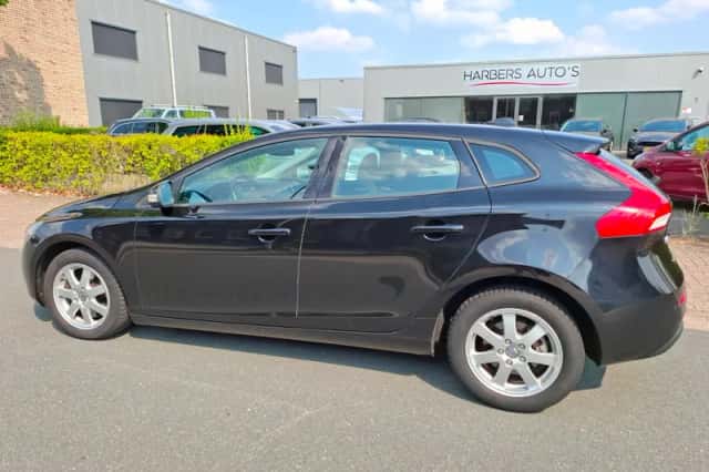 Volvo V40 Cross Country (2015) thumbnail 5
