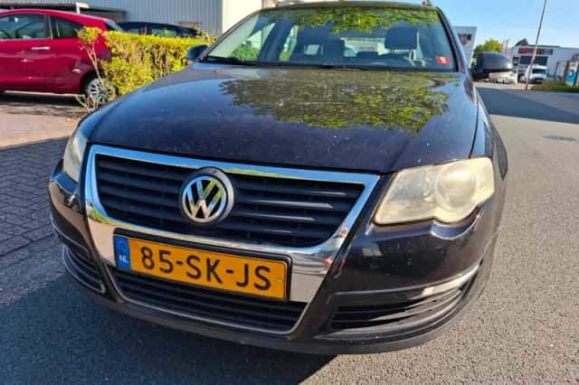 Volkswagen Passat (2006) thumbnail 1