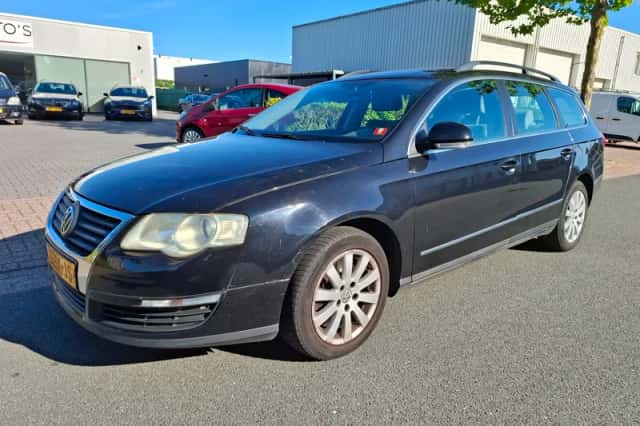 Volkswagen Passat (2006) thumbnail 2