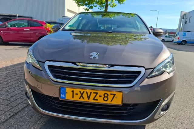 Peugeot 308 (2014) thumbnail 2