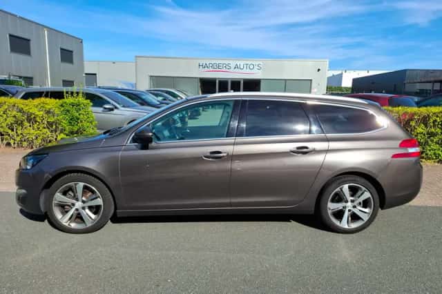 Peugeot 308 (2014) thumbnail 4