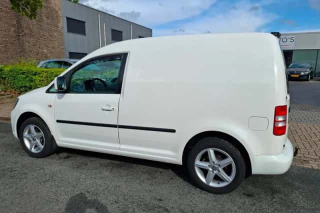 Volkswagen Caddy (2013) thumbnail 5