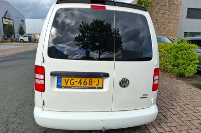 Volkswagen Caddy (2013) thumbnail 6