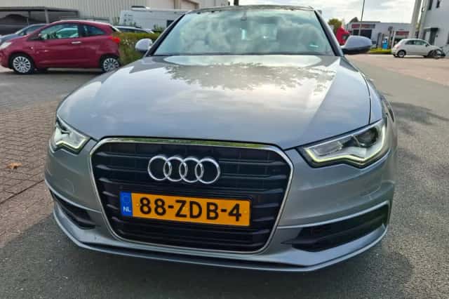 Audi A6 (2012) thumbnail 2