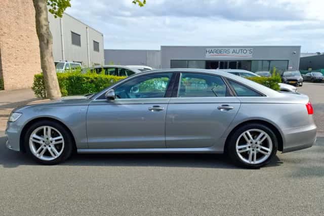 Audi A6 (2012) thumbnail 4