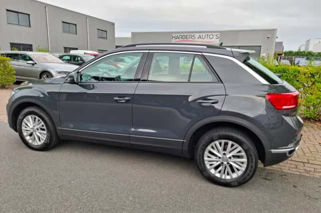 Volkswagen T-Roc (2020) thumbnail 5