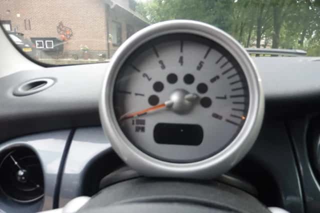 MINI Cooper (2004) thumbnail 6