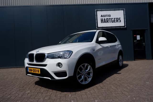 BMW X3 (2015) thumbnail 2