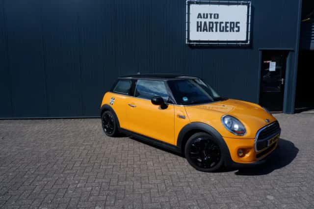 MINI One (2015) thumbnail 1