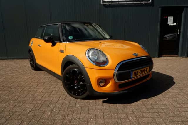 MINI One (2015) thumbnail 2
