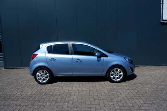 Opel Corsa (2014) thumbnail 4