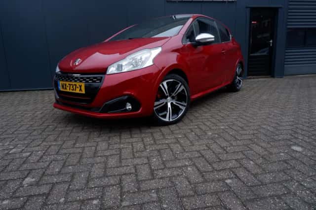 Peugeot 208 (2017) thumbnail 2