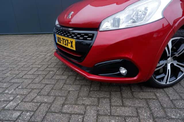 Peugeot 208 (2017) thumbnail 3