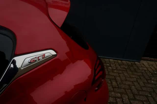 Peugeot 208 (2017) thumbnail 5