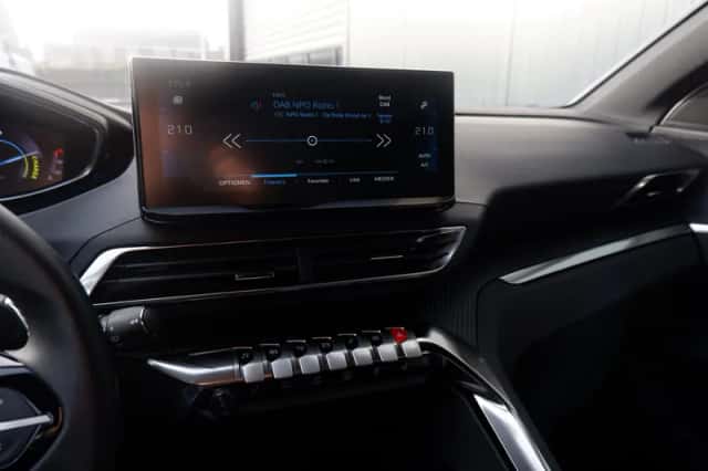 Peugeot 3008 (2024) thumbnail 5