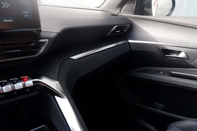 Peugeot 3008 (2024) thumbnail 6