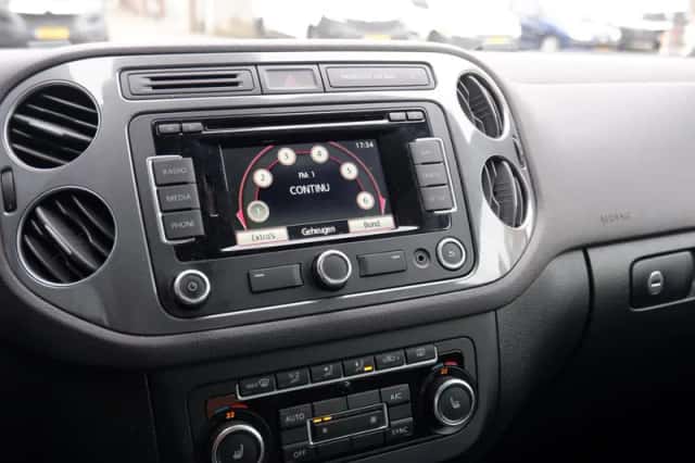 Volkswagen Tiguan (2015) thumbnail 5