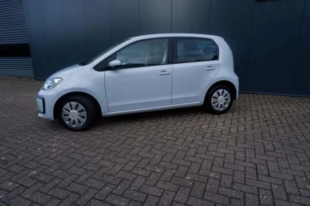 Volkswagen Up! (2017) thumbnail 5