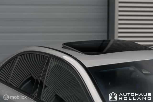 Mercedes-Benz C-Klasse (2015) thumbnail 3
