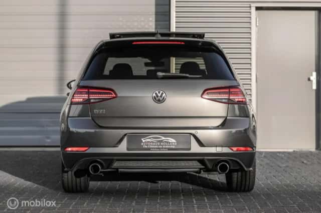 Volkswagen Golf (2017) thumbnail 4