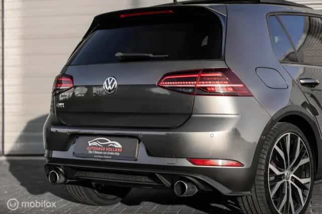 Volkswagen Golf (2017) thumbnail 5