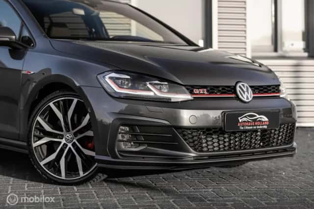 Volkswagen Golf (2017) thumbnail 6
