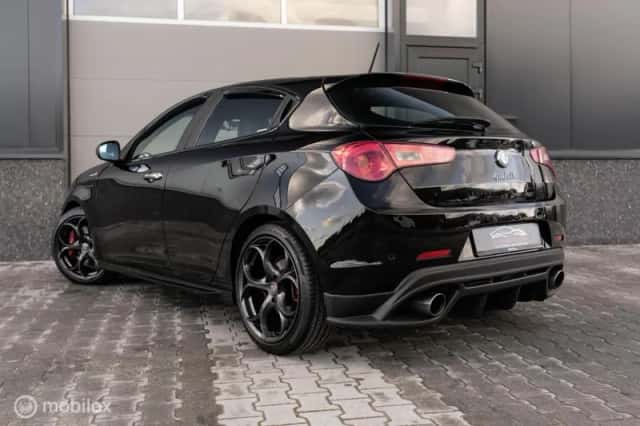 Alfa Romeo Giulietta (2012) thumbnail 6