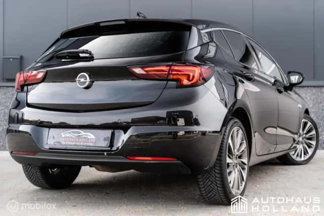 Opel Astra (2016) thumbnail 3