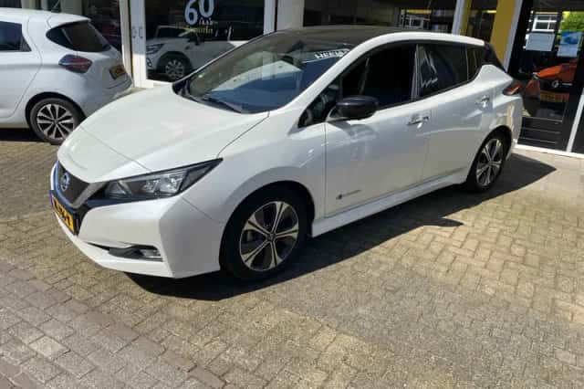 Nissan Leaf (2019) thumbnail 2