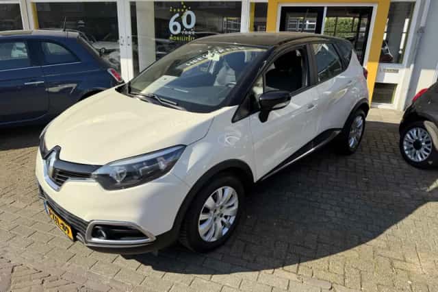 Renault Captur (2014) thumbnail 2