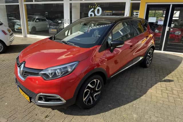 Renault Captur (2016) thumbnail 2